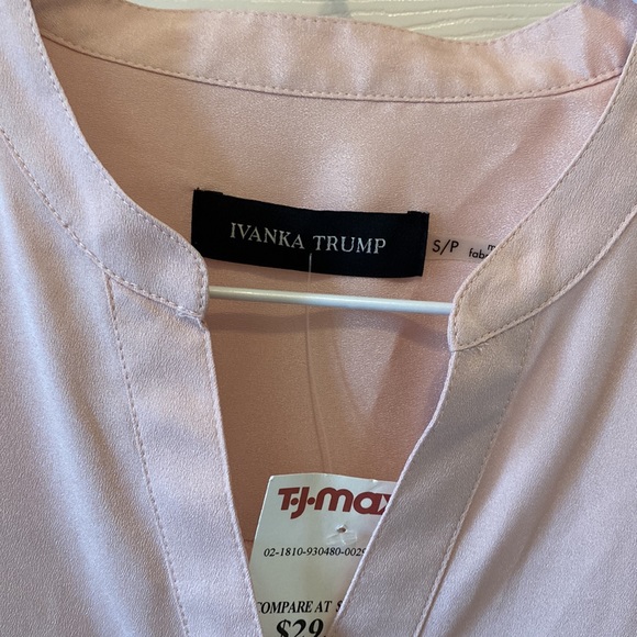 NWT Ivanka Trump pale pink blouse - Picture 2 of 5